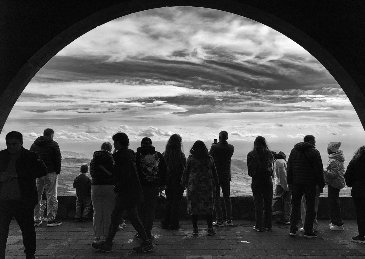 GeertVerstrepen's tweet photo. Waiting for Ararat, Armenia. #photography #streetphotography #blackandwhitephotography https://t.co/bHZqYN7Sv5