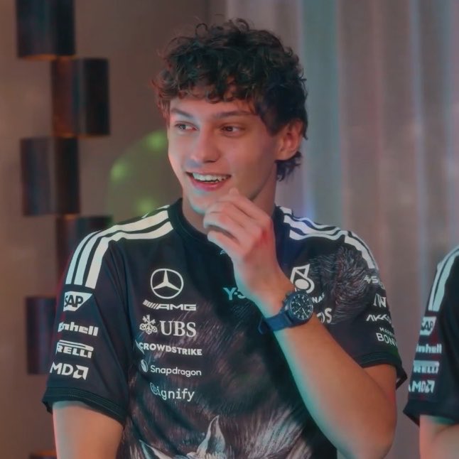 KIMIANT0NELLI's tweet image. 