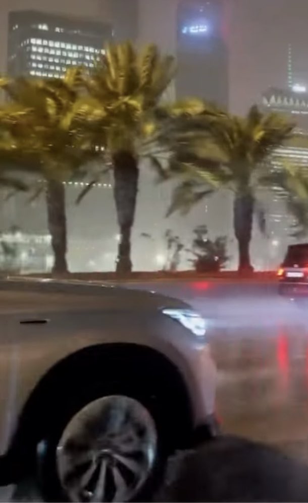 alreem0222's tweet photo. من مثلك يا الرياض 
إذا نزل غيث السما

#الرياض_الآن ☁️☁️
#أمطار🌧️🌧️ https://t.co/UxRG7gHRXo