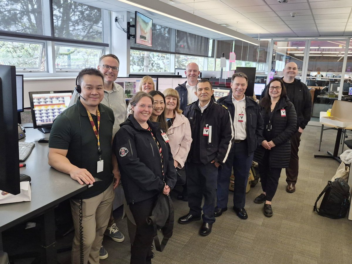 EComm911_info's tweet photo. Thank you to Fire Chief Jim Wishlove and the team from Richmond Fire-Rescue for visiting with our Fire team yesterday! We're proud of our public safety partnership. #911Week @richmondfireX https://t.co/caVRKANdqT