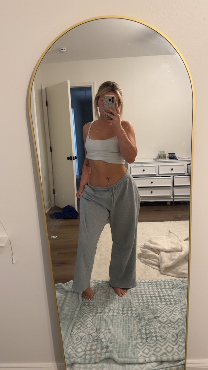 Ali 💋 tweet media