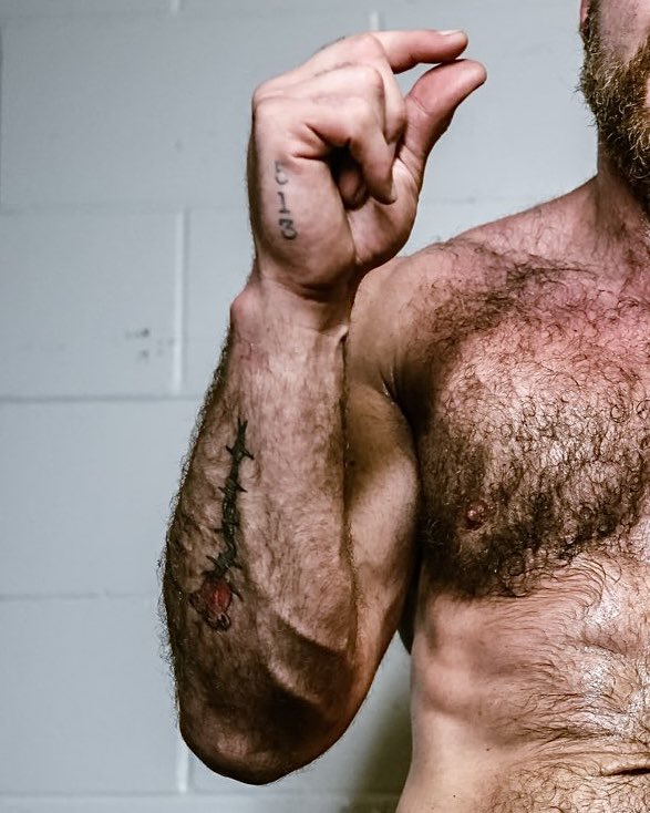 ungodlyrollins's tweet photo. jon moxley details https://t.co/Xe7gudf5NQ