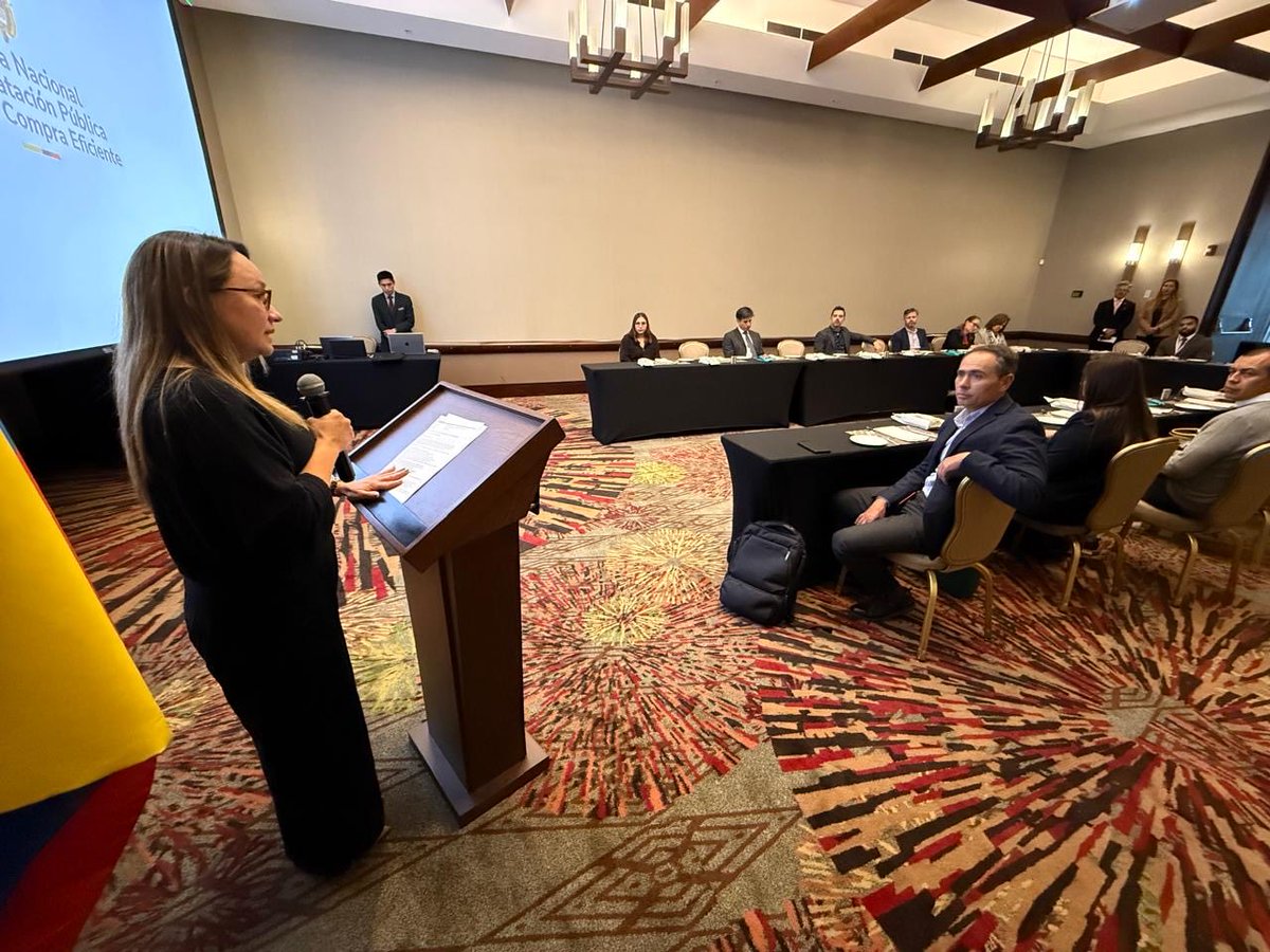 colombiacompra's tweet image. #AEstaHora nuestra Secretaria General  @amtolric instala encuentro diplomático con el fin de articular e  impulsar el gran mercado Internacional de Pymes y economía popular en Colombia. 
¡Llevamos la economía popular al mundo!
#EconomíaPopular #Pymes