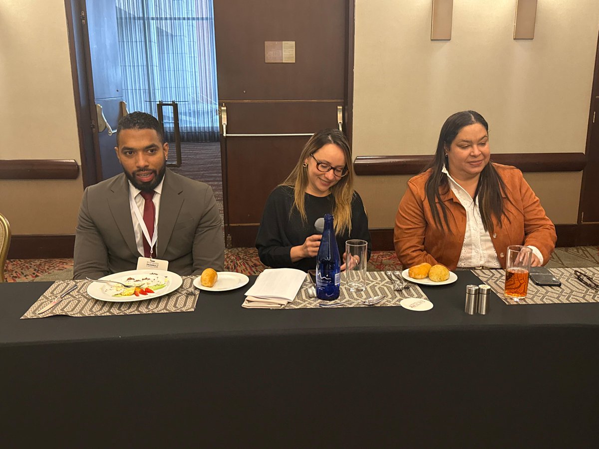 colombiacompra's tweet image. #AEstaHora nuestra Secretaria General  @amtolric instala encuentro diplomático con el fin de articular e  impulsar el gran mercado Internacional de Pymes y economía popular en Colombia. 
¡Llevamos la economía popular al mundo!
#EconomíaPopular #Pymes