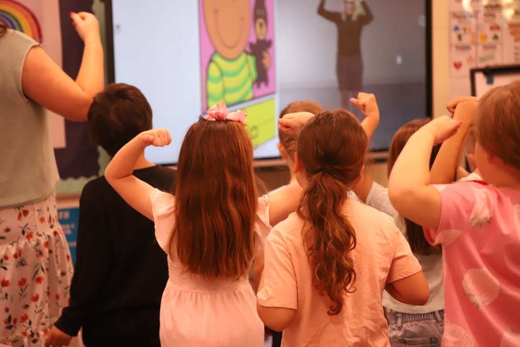 bcpsky's tweet image. From staff training on Bullitt Day to students returning today, the energy at BCPS is unmatched! ⚡️ Our students’ focus reflects the high expectations our staff sets for success.

Huge thanks to FES, MES, and ZMS for the warm welcome today! 👏 #BCPS #MovingForward