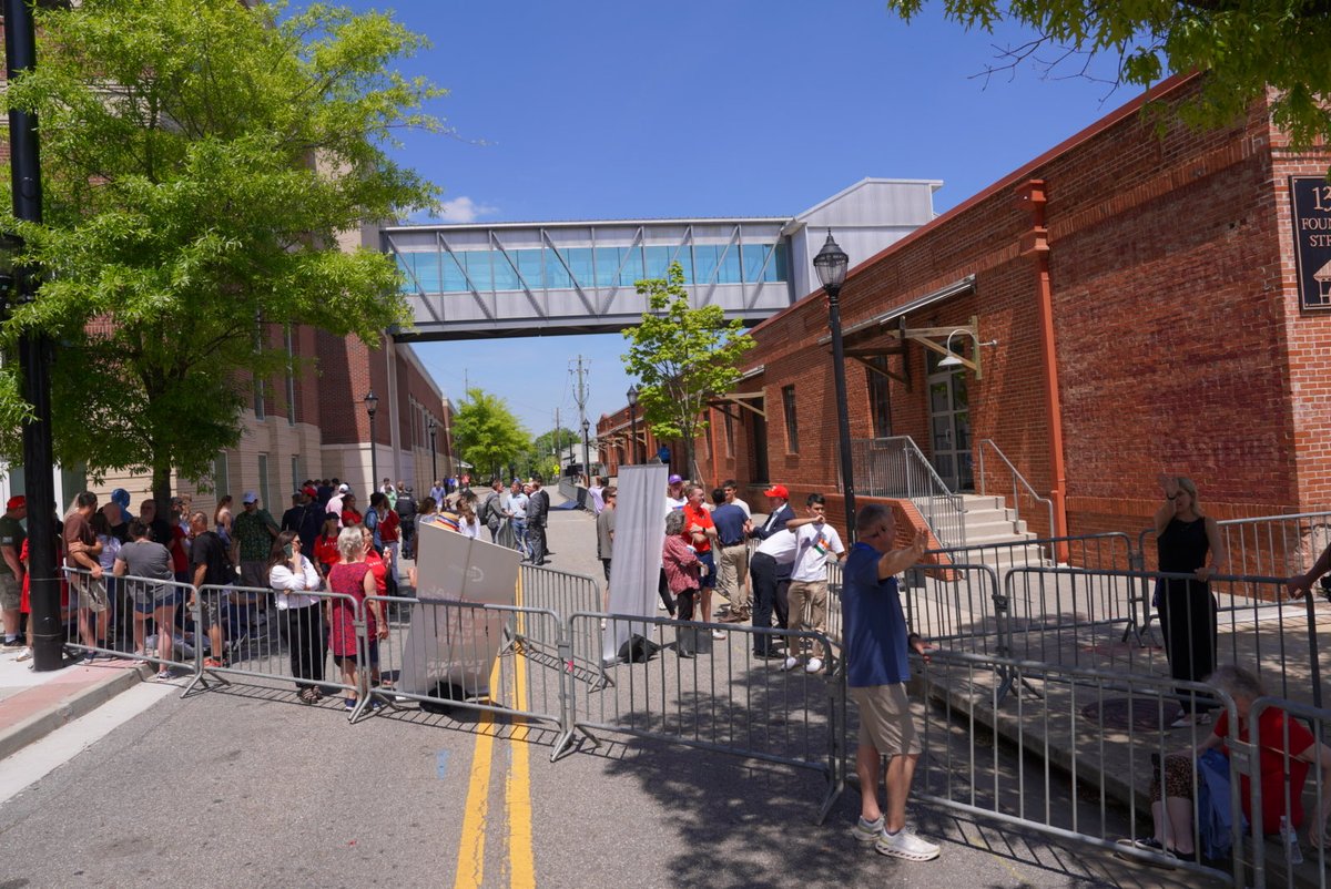 rahulbali's tweet image. Good Afternoon from Athens, where Vice President JD Vance will be a featured speaker at this stop on the Turning Point USA Spring College Tour.

The war in Iran is a topic attendees I have talked to want to hear about. #gapol

Coverage on WABE News from me and Matthew Pearson.