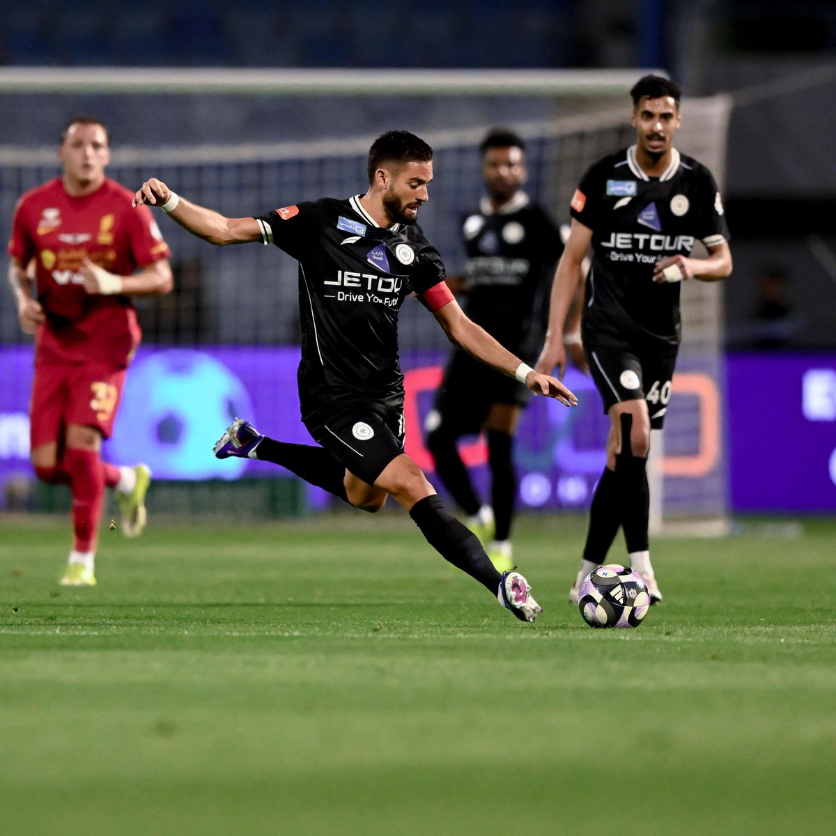 AlShababSaudiFC's tweet photo. 🔛 | مـرور 30 دقـيـقـة 

#الشباب 0 🆚 القادسية 1

#يلا_شباب | #��لقادسية_الشباب https://t.co/2FKEBuFpJe