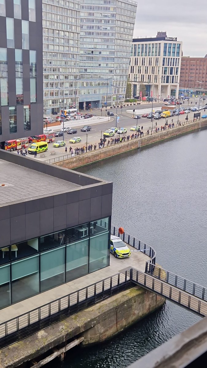 MissEmyC's tweet photo. Witnessed this before! So sad seeing someone jump into the water ! #liverpool #mannisland #mentalhealth https://t.co/Qfa5KjGykQ