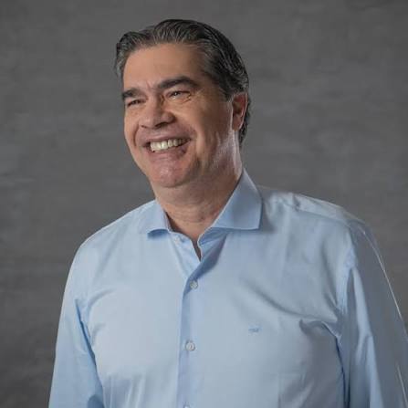 🚨 #URGENTE NUEVO ESCÁNDALO K. El de la 1° foto es el piquetero "Tito" López enjuiciado por lavado y enriquecimiento. El de la 2° foto es Capitanich a quien López mandó al frente hoy: "ÉL ERA PARTE". Esto es lo que los medios pauteros ocultan. El kirchnerismo son todos chorros 👇