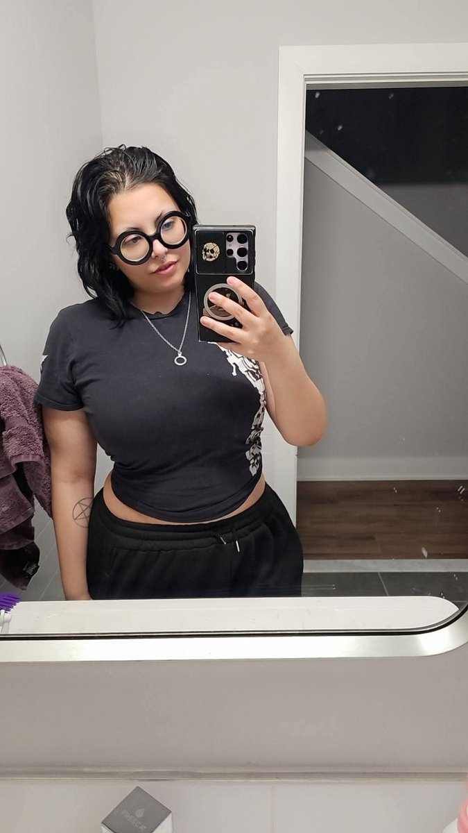 Ace Mack tweet media