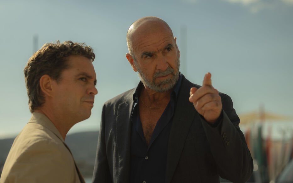 Ernestine_Sand's tweet image. Je suis tombée au hasard sur Tf1 et sa nouvelle série "Alter ego" et j'ai bien aimé.
Le duo Eric Cantona - Bruno Sanches matche à la perfection.

 #alterego