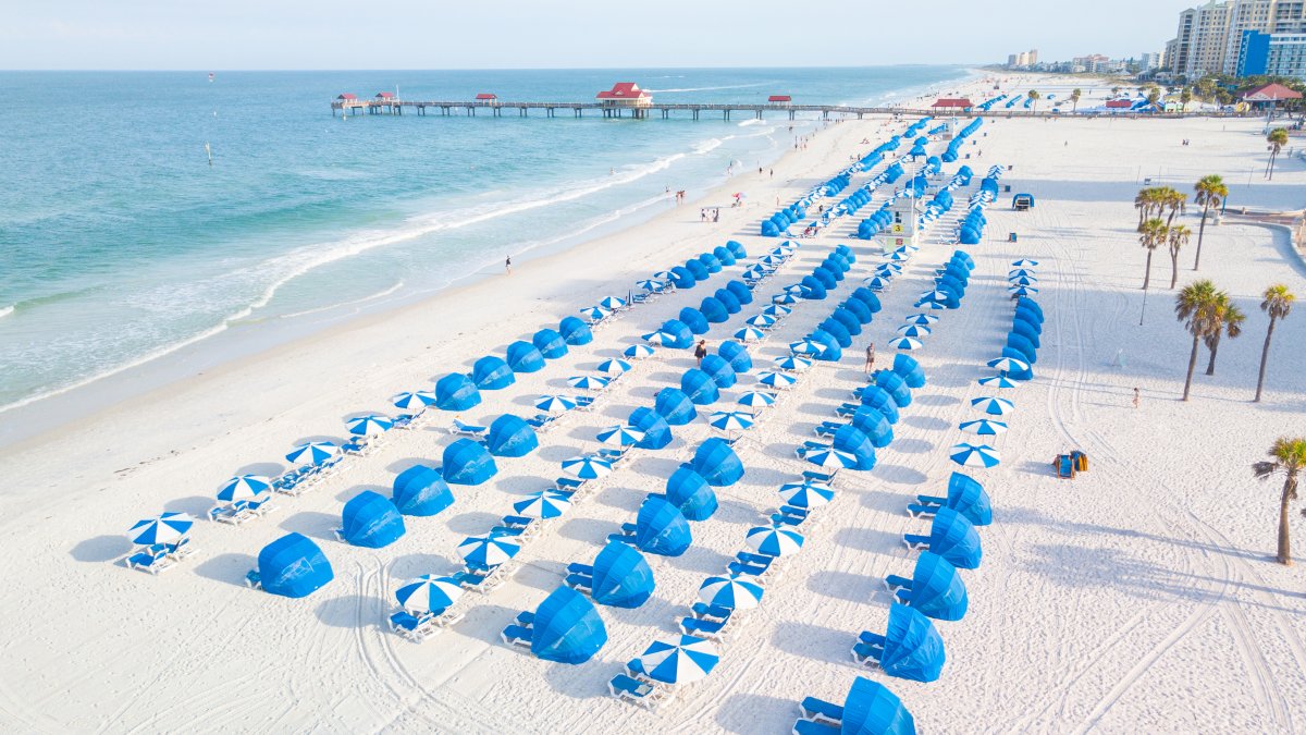 iflypie's tweet photo. Did you know the beaches of St. Pete-Clearwater are  ranked among the best in the world? With non-stop flights from 60+ destinations, you could fly into the St. Pete-Clearwater Airport and have your toes in the sand by sunset. 🌅Find flights now at https://t.co/ivxSKU9xZP 🛫 https://t.co/6VqMOvFcqD