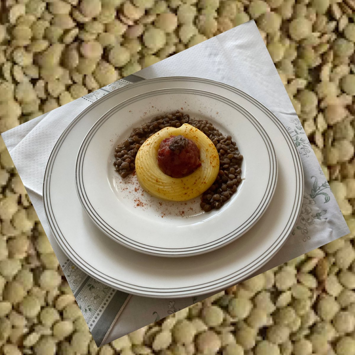 incucinacongina's tweet image. Con questa temperatura le “Lenticchie con purè e salsiccia” sono proprio ah hoc #chef #lenticchie #purea #food #salsiccia #cucinadicasa #CuocaADomicilio