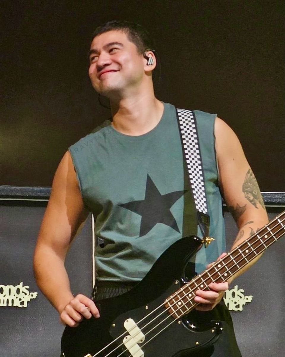 his smile makes me smile