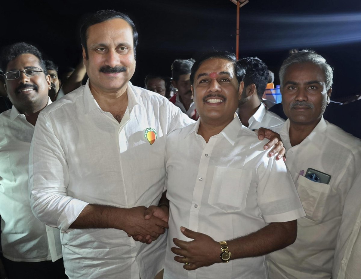 draramadoss's tweet image. அஇஅதிமுக தலைமையிலான தேசிய ஜனநாயக கூட்டணியில், இந்திய ஜனநாயக கட்சி சார்பில் குன்னம் சட்டமன்ற தொகுதி வேட்பாளர் சரண்யா அன்பழகன் அவர்களுக்கு இரட்டை இலை சின்னத்தில் வாக்கு சேகரித்து, செந்துறையில் தேர்தல் பரப்புரை செய்த போது.!

#election2026 | #PMK | #NDA