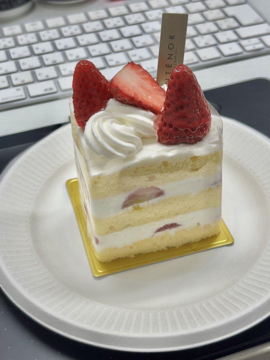 SELECT_X's tweet photo. ショートケーキ https://t.co/vWhmC4PLlw