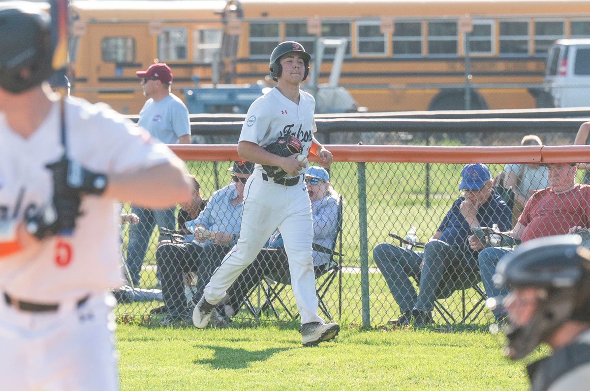 Tom Moore tweet media