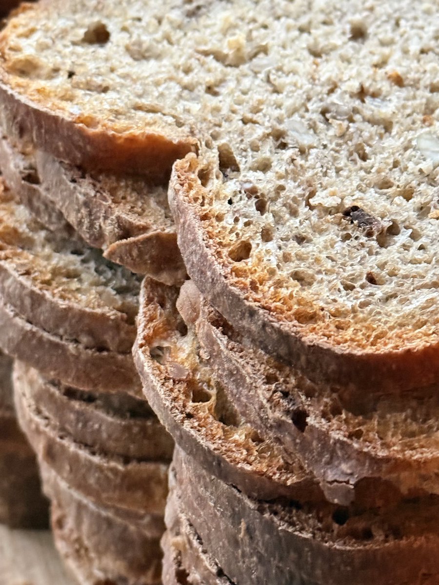 breaditorial tweet media