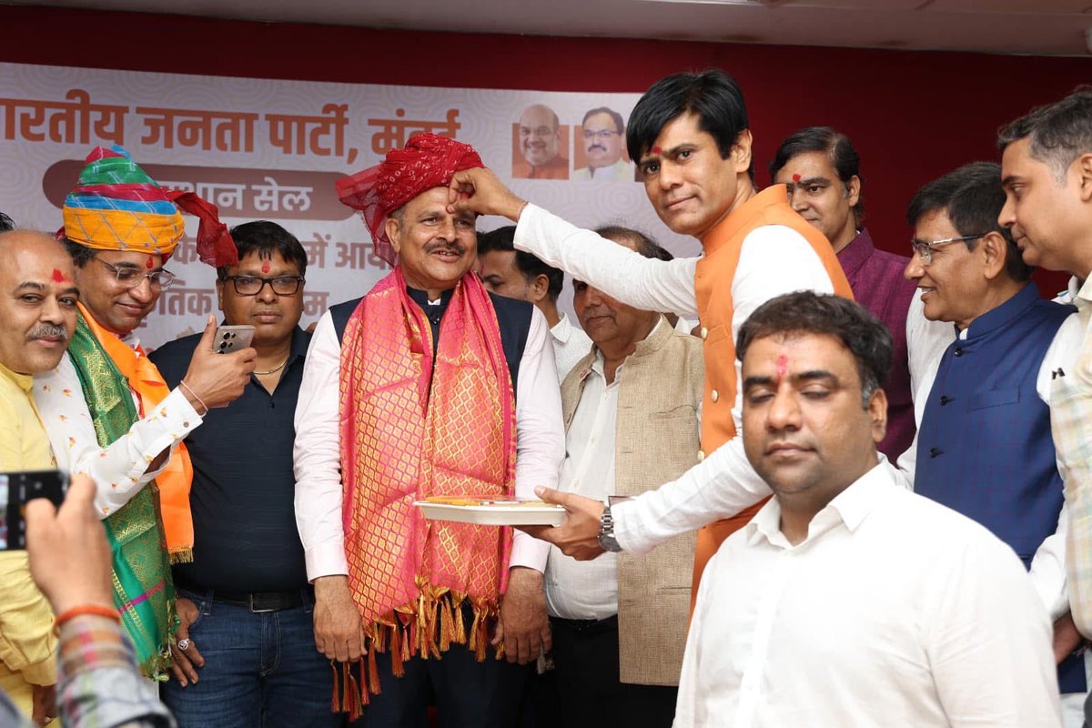 kalpes_jain's tweet photo. श्री नरेन्द्र भंडारी जी को राजस्थान सेल भाजपा मुम्बई का  संयोजक बनाये जाने पर हार्दिक शुभकामनाएँ ।💐#bjpmumbai #narenddrabhandari #ameetsatam  #rajsthancellmumbai https://t.co/NUPQnmnNGU