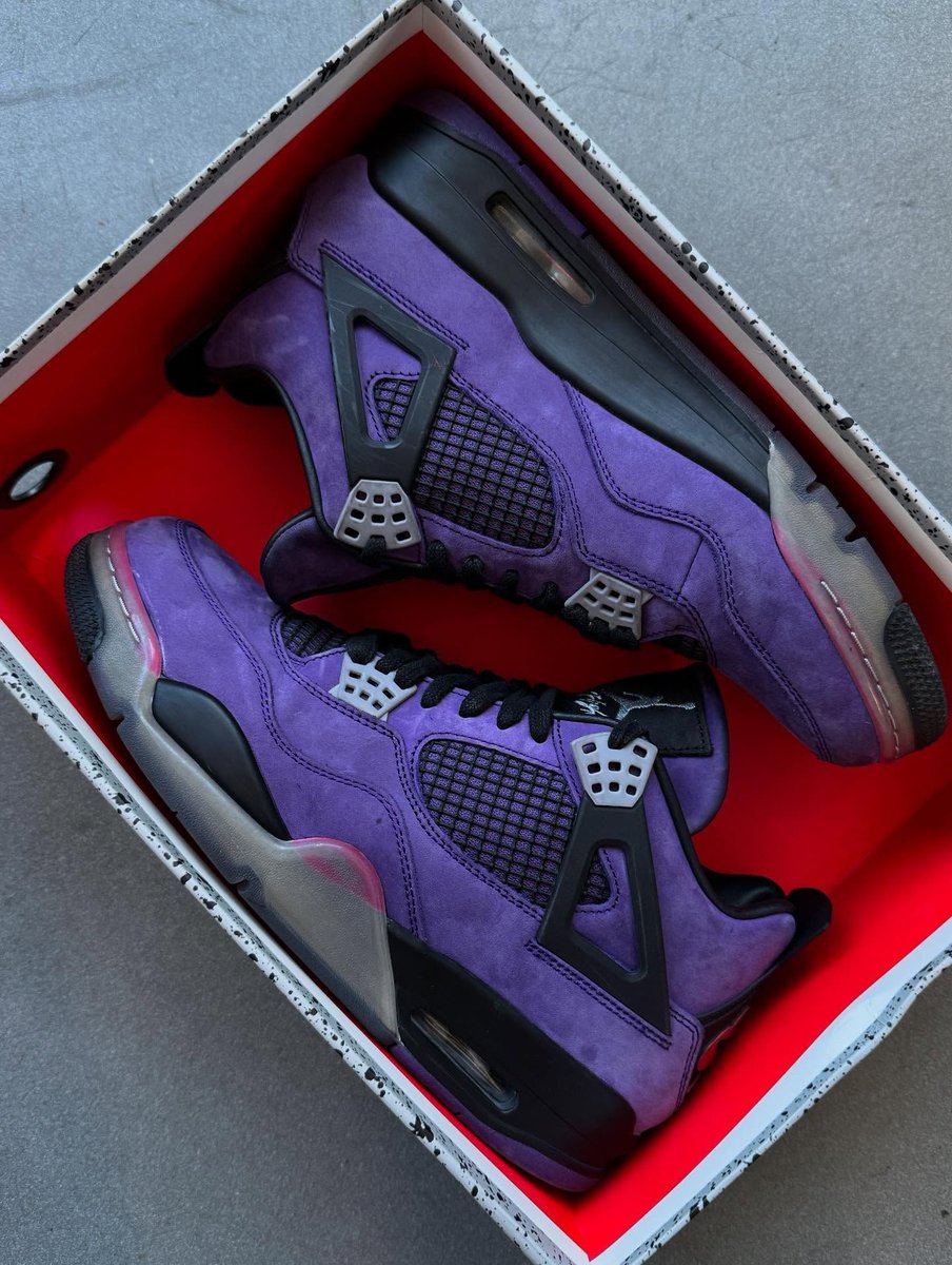 SneakerAlert tweet media