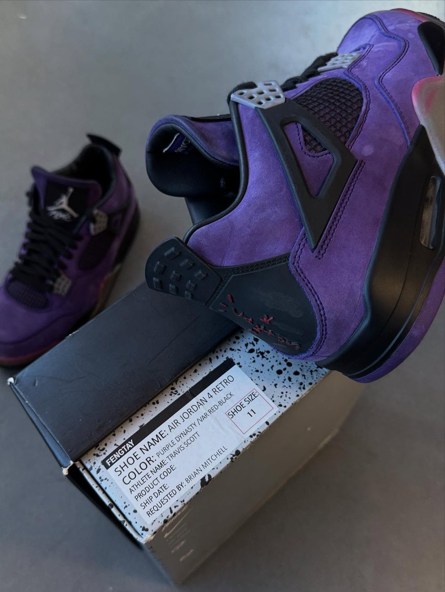 SneakerAlert tweet media