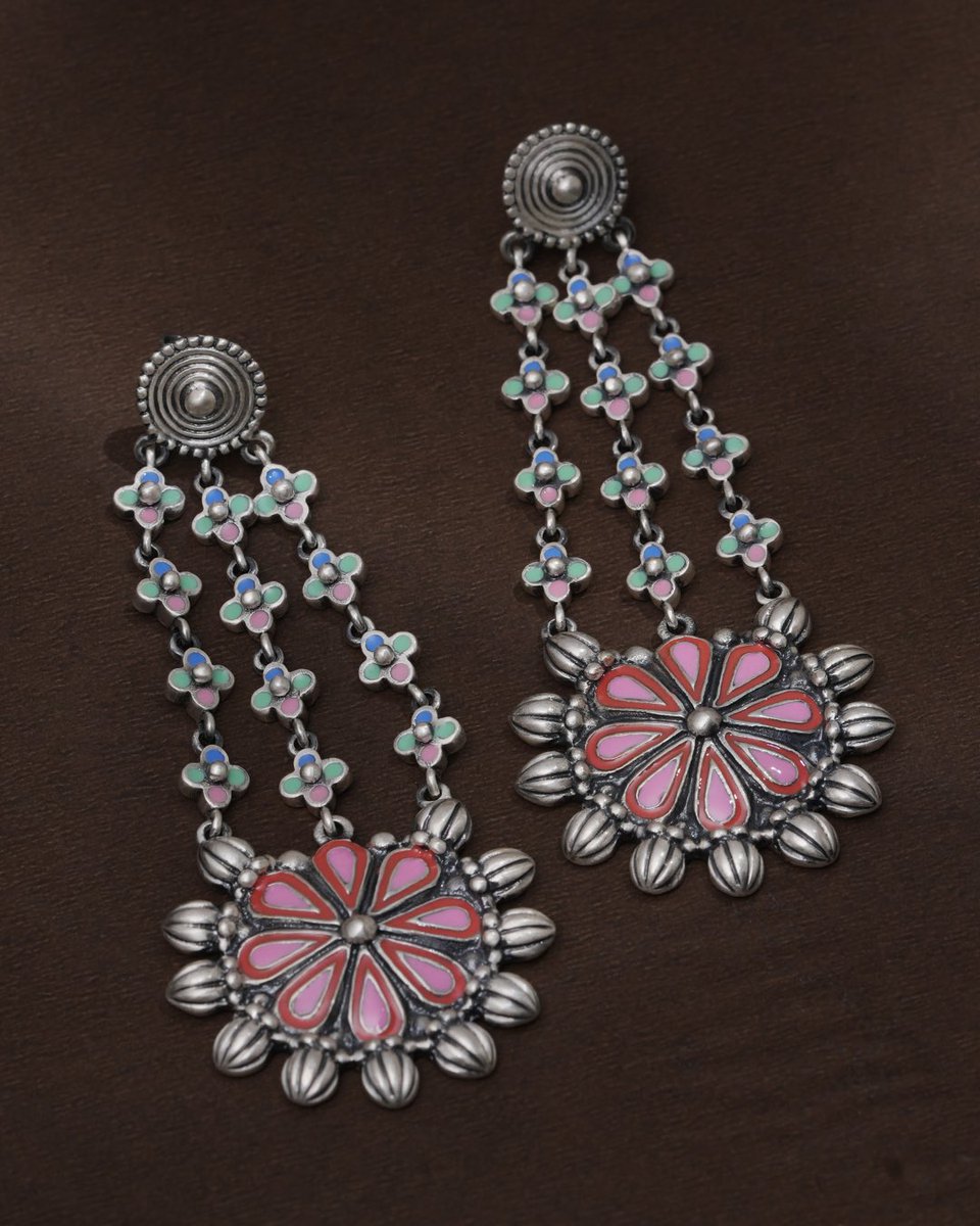 TribeByAmrapali's tweet image. Exquisite, rooted and Enigmatic. Nav Chandrika collection brings the essence of tribal culture  ,crafting silver jewellery that holds onto its roots 
with pastel colours adding a contemporary touch to it .

tribeamrapali.com/nav-chandrika?…

#tribeamrapali #silverjewellery #tribaljewellery