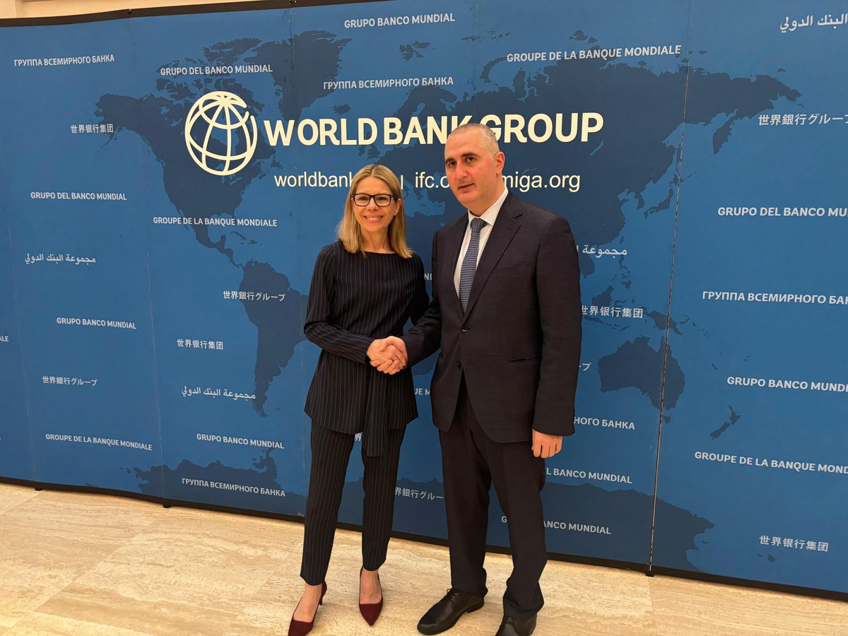 bjerde_anna's tweet photo. Good to meet again with Finance Minister @Lasha_Khutsish to discuss Georgia’s economic outlook and priorities. Strong economic performance has helped build buffers and resilience, and regional connectivity remains a shared priority for Georgia & the @WorldBankGroup.
#WBGMeetings https://t.co/KIQSmTi8Th