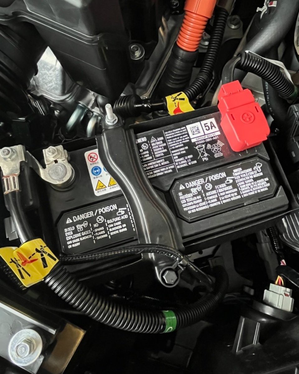 KiaTemecula's tweet image. When it's time for a new battery, our team is ready and waiting to get you back on the road. 🧑‍🔧 Schedule your next service appointment with us online! 🔧

ow.ly/Og7s50YCwO6

#CarBattery #BatteryReplacement #AutoService #KiaService #KiaOfTemecula