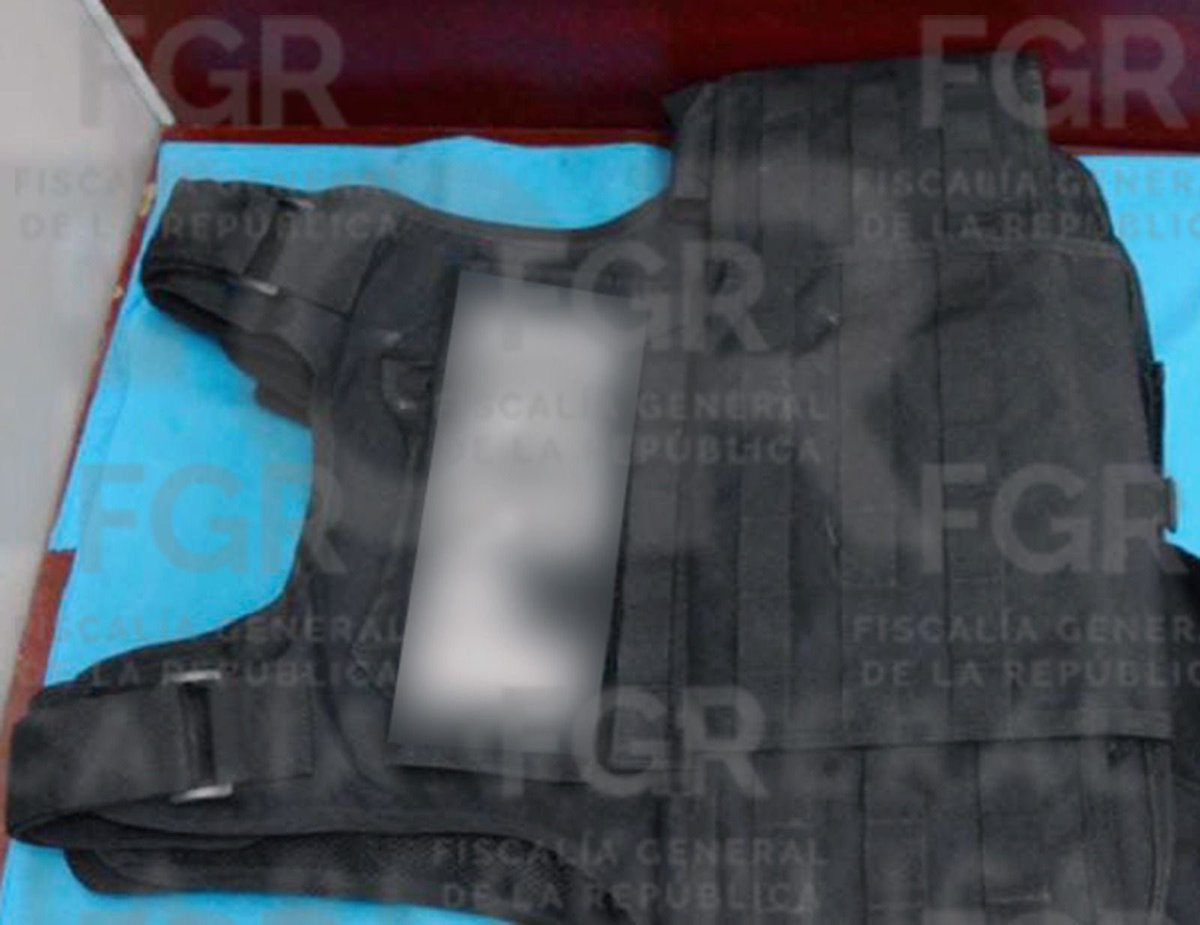 FGRMexico's tweet image. La #FGR obtuvo vinculación a proceso contra 10 personas, por su probable participación en los delitos de extorsión, portación de arma de fuego de uso exclusivo de las fuerzas armadas y portación de arma de fuego sin licencia. Fueron detenidos en #Ecatepec, #Edomex. Se aseguraron