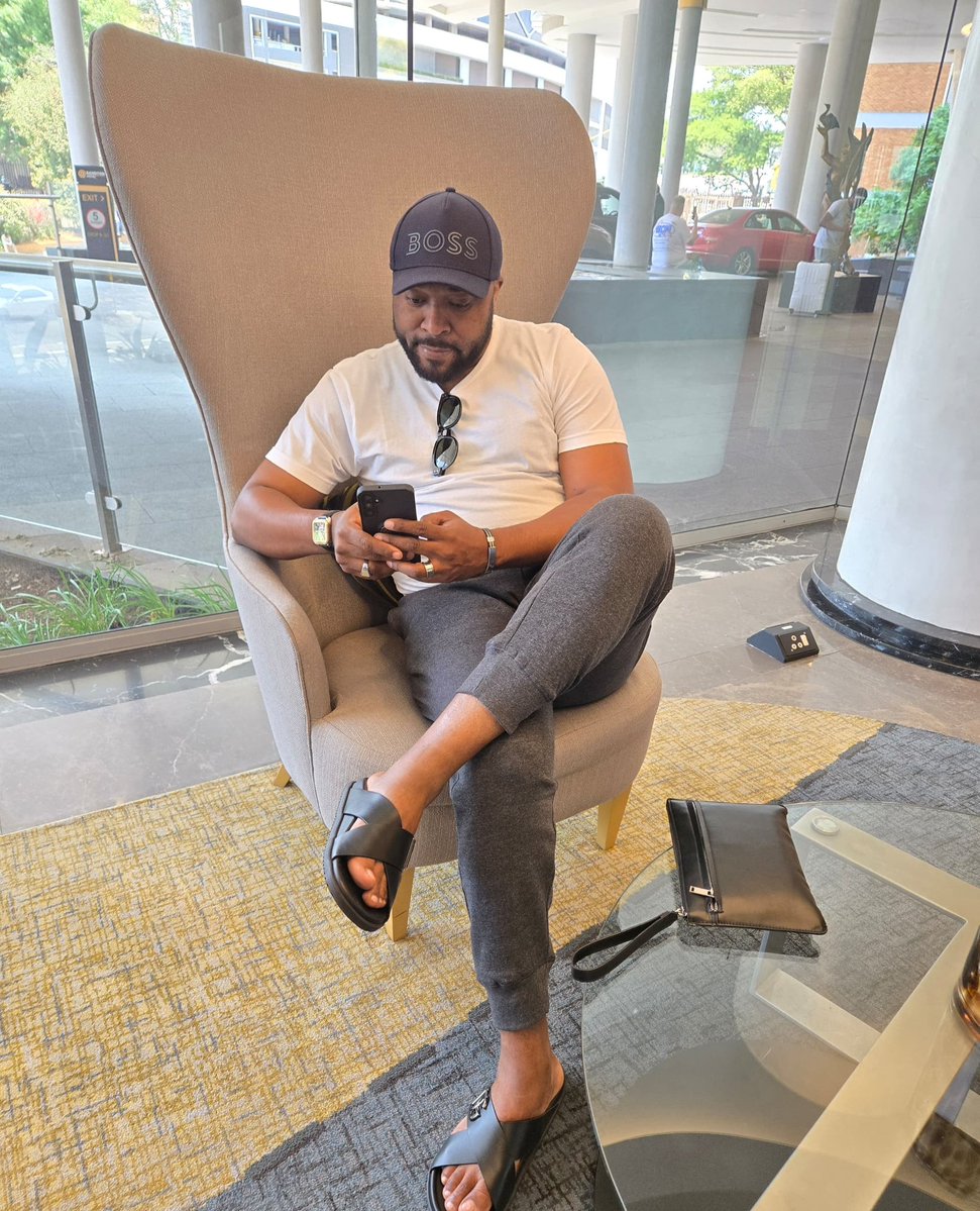 « La patience construit, l’envie détruit ; la dignité réside dans l’acceptation de soi et de ce que l'on a. »: BRM