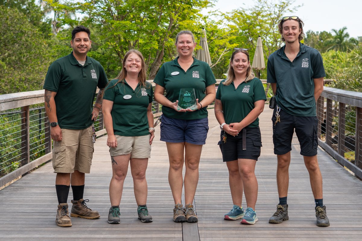 Naples Zoo tweet media