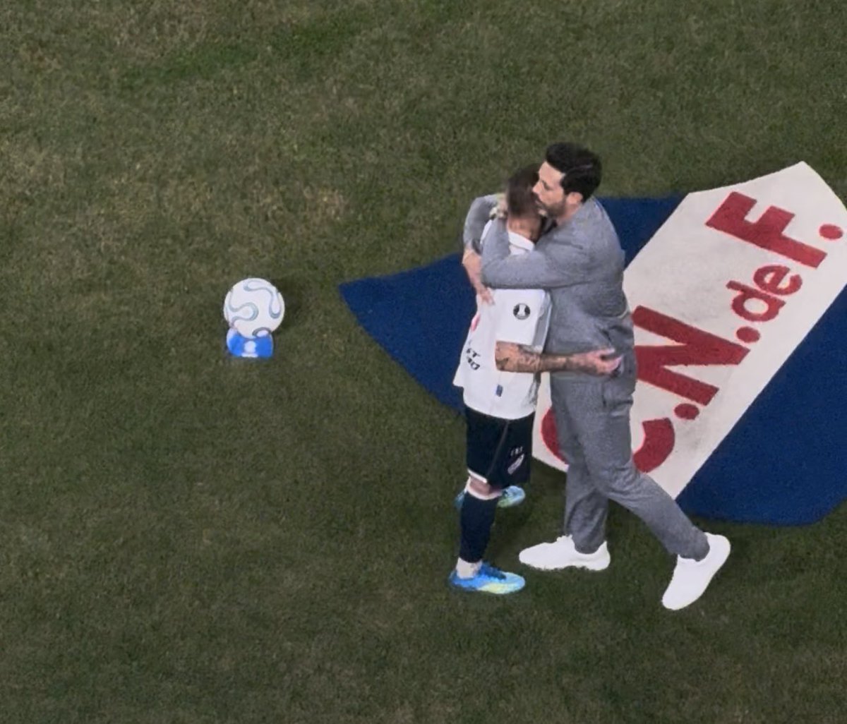 Lo que todos estábamos esperando, se dió, primó la paz y el amor por los colores.