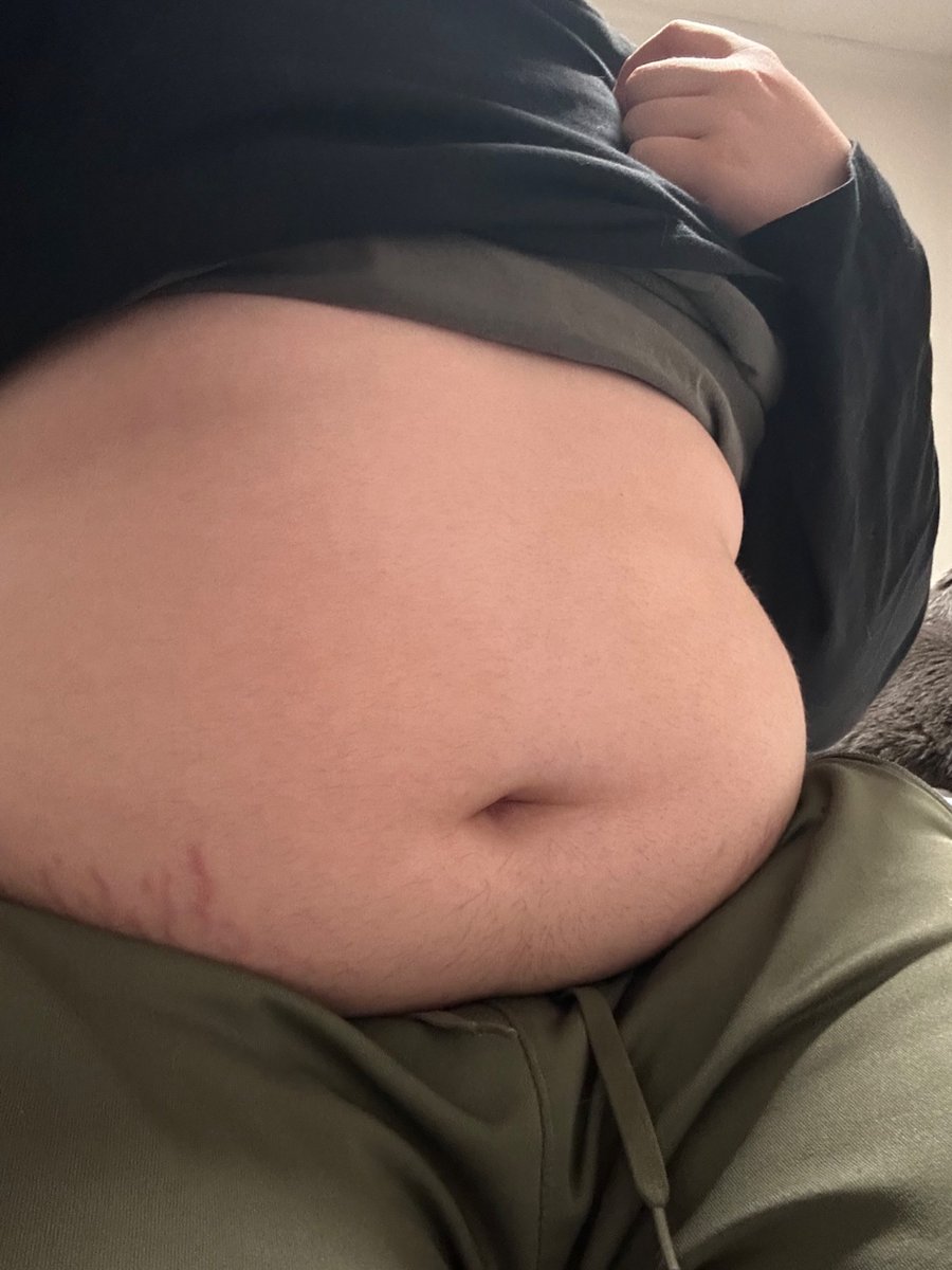 Deitrol's tweet image. c’mere honey, you can give it a smooch if you want