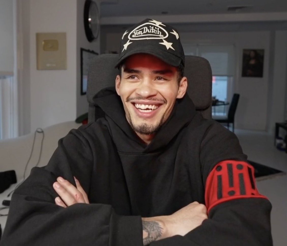 Finesseknows tweet media