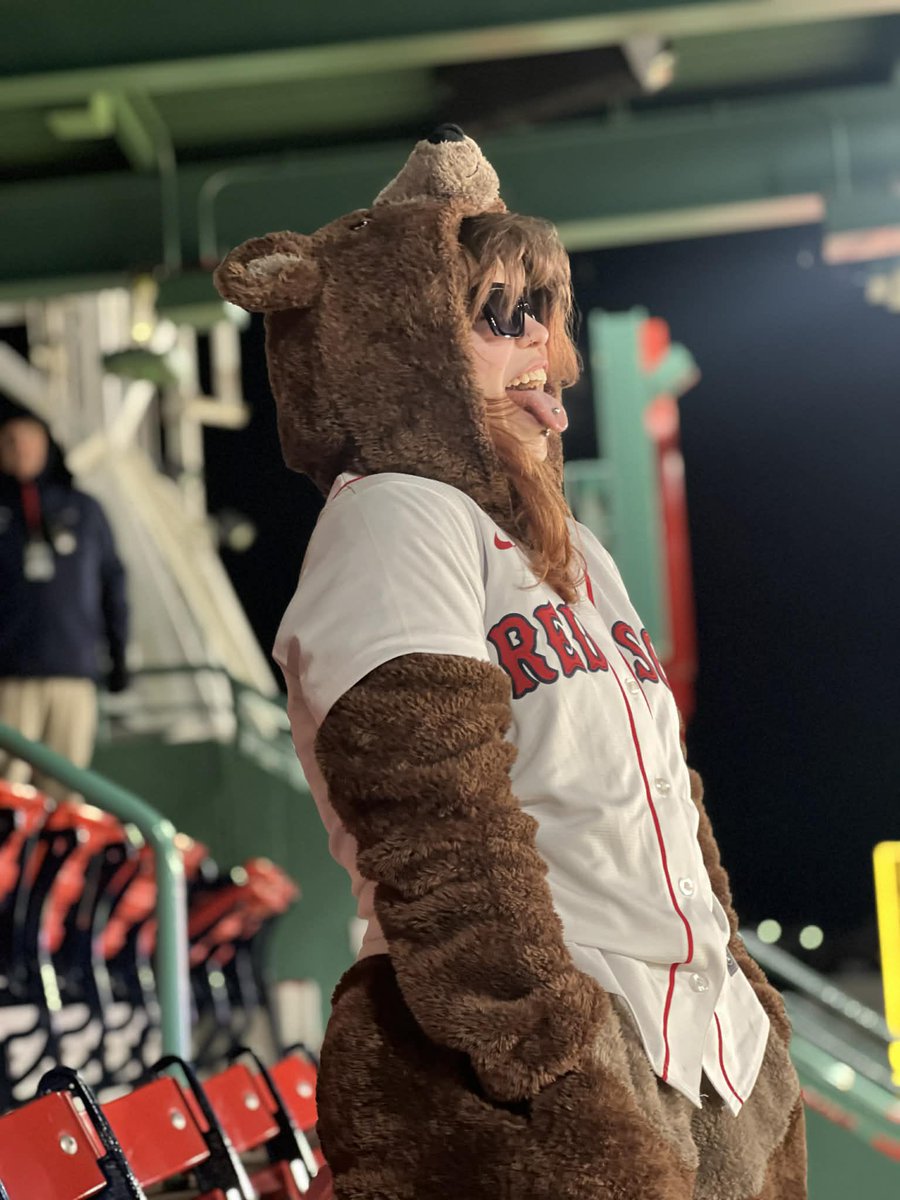 CheyenneDarling's tweet photo. 🐻 x ⚾️ https://t.co/eRE2IIZb8s
