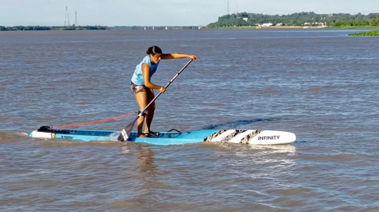 ¡Plata Brillante para Argentina! Delfina Rodríguez Conquista el Podio en el SUP Race Femenino de Panamá 2026