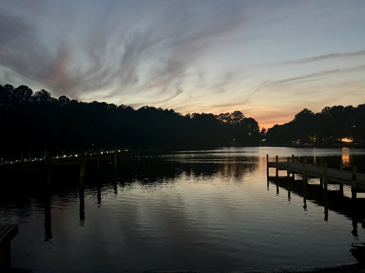 krezae's tweet image. Goodnight from the marina 🏴‍☠️
#livinganywhere #roadtrip