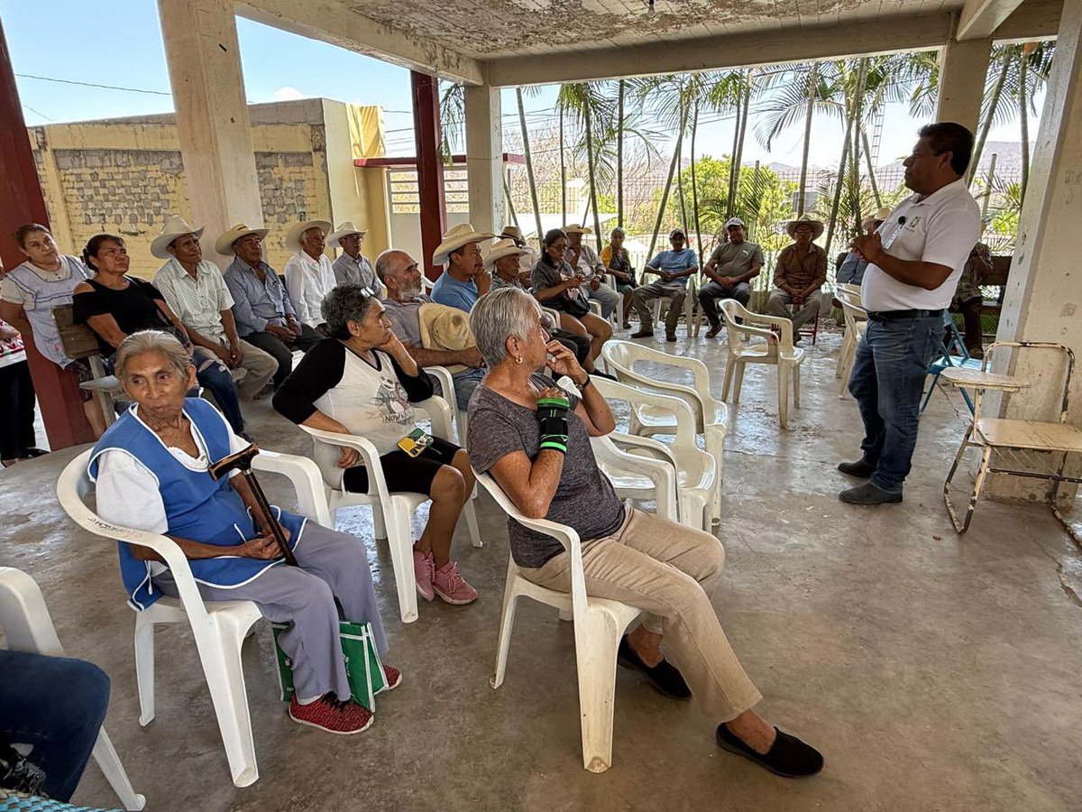 ContraloriaGro's tweet image. Mismas en las que participaron 976 derechohabientes, así como personal federal y municipal, con el objetivo de impartir capacitación, difusión e integración de 14 Comités de Contraloría Social, que darán seguimiento al uso correcto de los recursos públicos.

#ContraloríaSocial