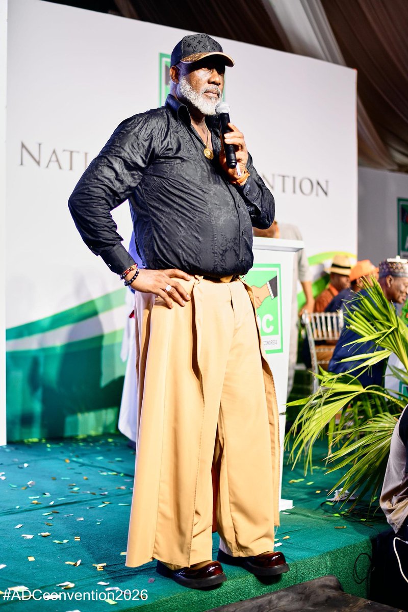 Senator Dino Melaye. (SDM) tweet media