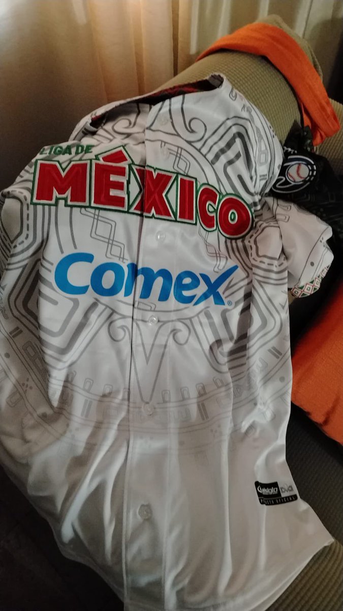 VaderCharro's tweet photo. ⚫️ Tantas veces te pedí una desgraciado @deporteselsiglo, tantas veces vomité bilis por ti, se me ha caído el pelo por ti, tengo nervio por ti, voy al psiquiatra por ti y hoy por fin apareces 

❤️❤️❤️ El campeón del Caribe 🇲🇽🔴

#SerieDelCaribe2026 #Jalisco2026 ⚾️⚾️⚾️ https://t.co/1rFQ0qOTiv