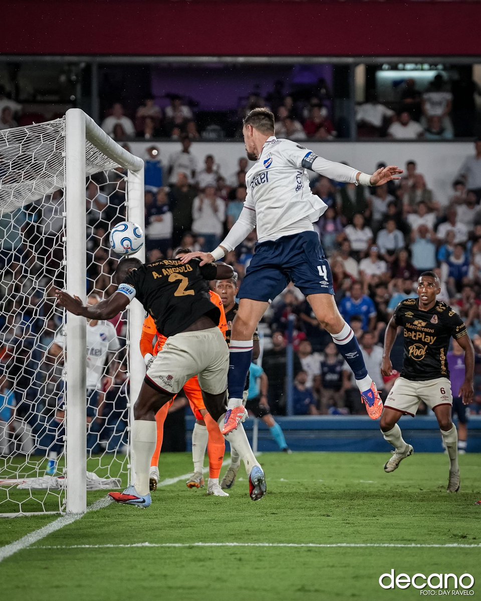 decanocom's tweet photo. La secuencia del gol de Coates 

83’ sigue 2-1 https://t.co/i3BoGKa90l