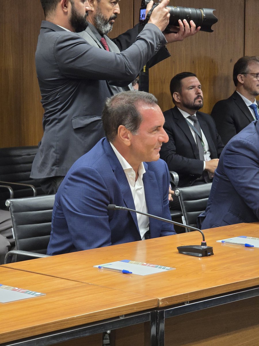 Marcos Braz é filiado ao PSDB, assim como Edmundo (muito triste não poder chegar no Ed e tirar uma foto)