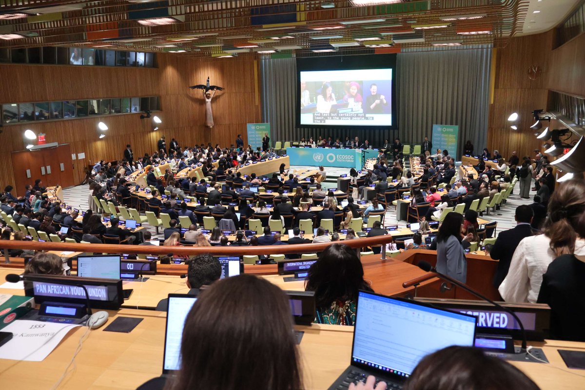 UNYouthAffairs's tweet photo. Young people aren’t stepping back—they’re stepping up. At #ECOSOCYouthForum, the UN Youth Office highlighted that meaningful youth participation means sharing power through structured, resourced, accountable engagement—because better decisions happen when youth are at the table. https://t.co/bzfmV4ty70
