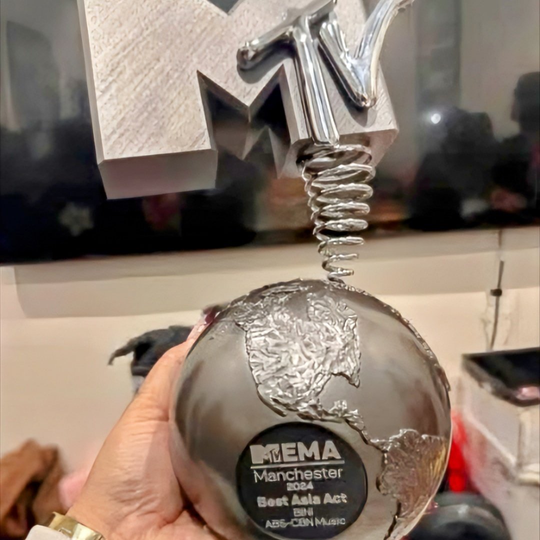 𝙻𝚄𝙲𝙴𝚁𝙾 🍒 tweet media