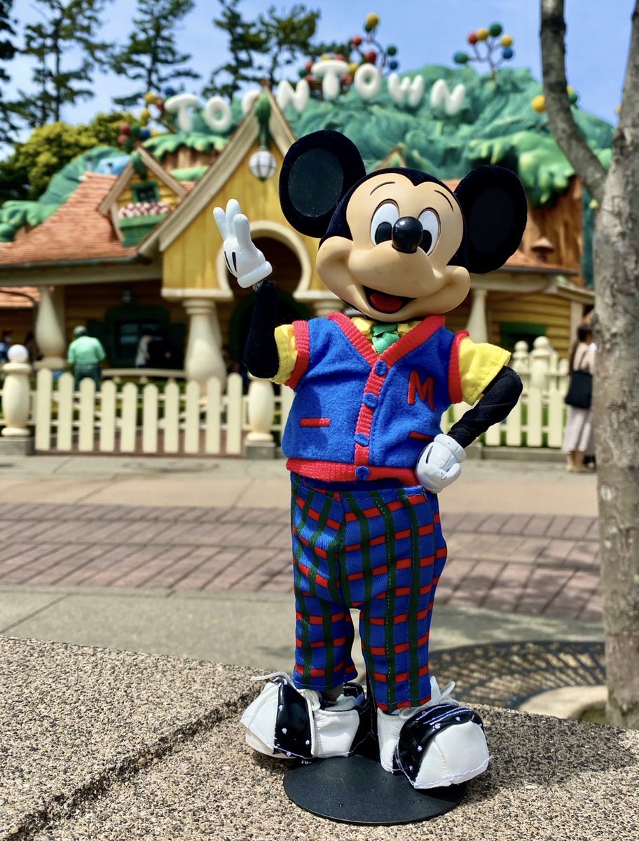 今日は東京ディズニーランドの開園記念日です。 今年のテーマは