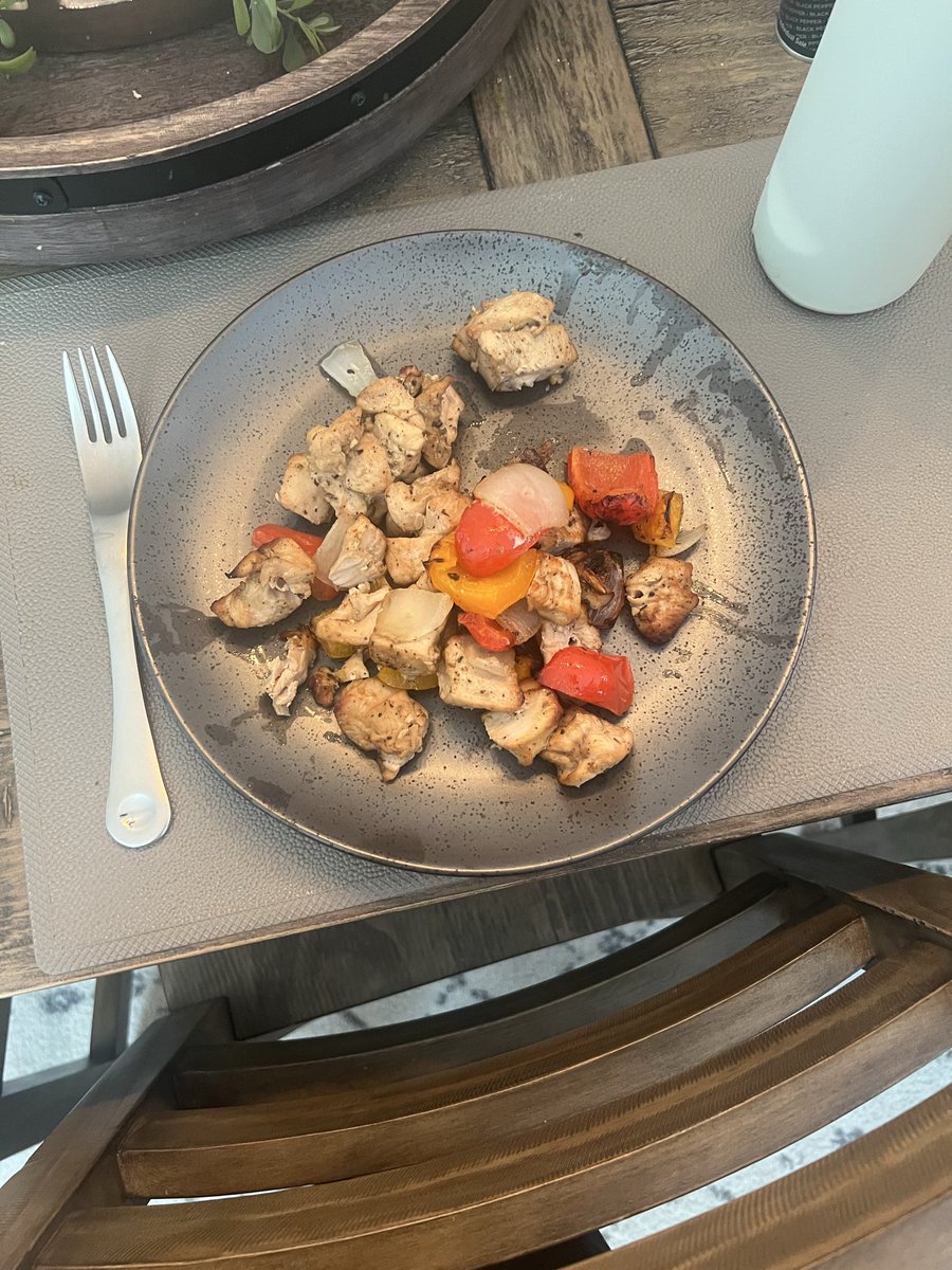 𝘦𝘵𝘩𝘢𝘯 tweet media