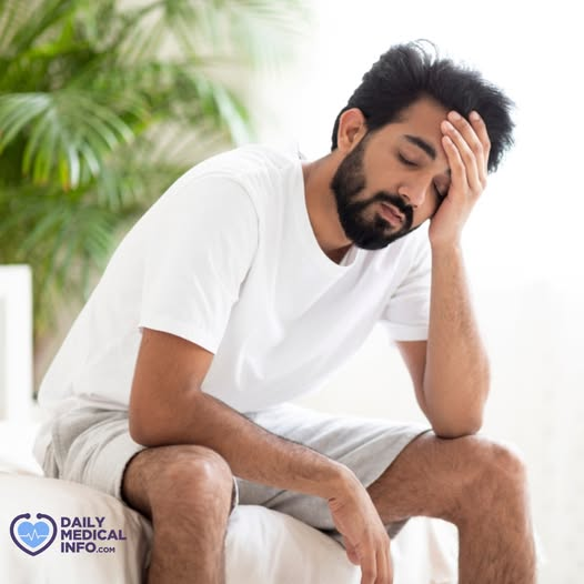 DMedicalinfo's tweet image. هل تعلم أن متلازمة التعب المزمن يسبب تعب مستمر لمدة 6 أشهر أو أكثر، ويصاحبه:
-آلام عضلية
-ضعف في الذاكرة
-صداع
-ألم في العقد الليمفاوية
#dailymedicalinfo #tiredness