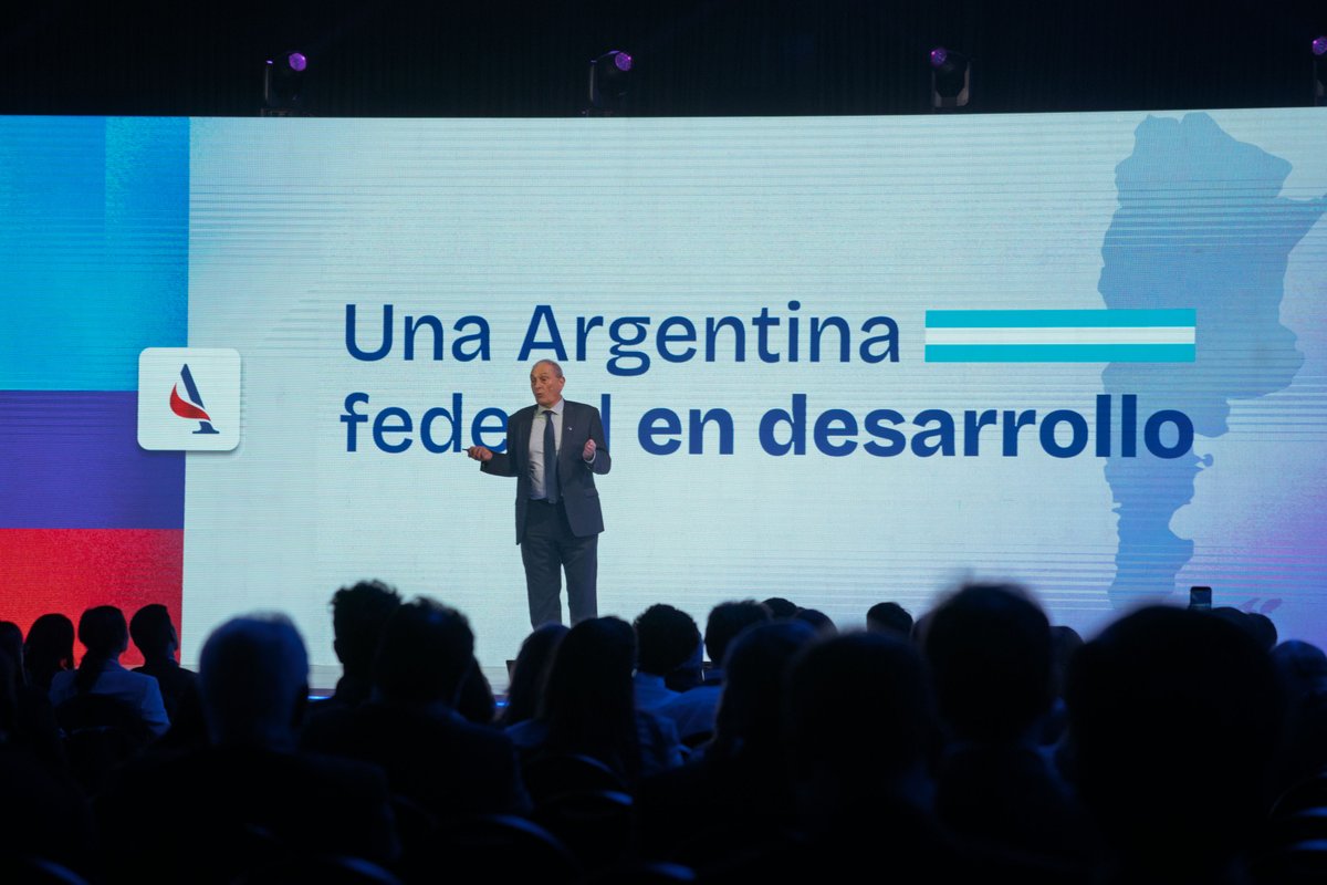 AmChamArgentina's tweet photo. Algunas postales del #AmChamSummit 2026 📸

Una jornada de diálogo, encuentro y colaboración para avanzar hacia una Argentina federal en desarrollo.

¡Gracias por ser parte! https://t.co/iHiyV6sgSS