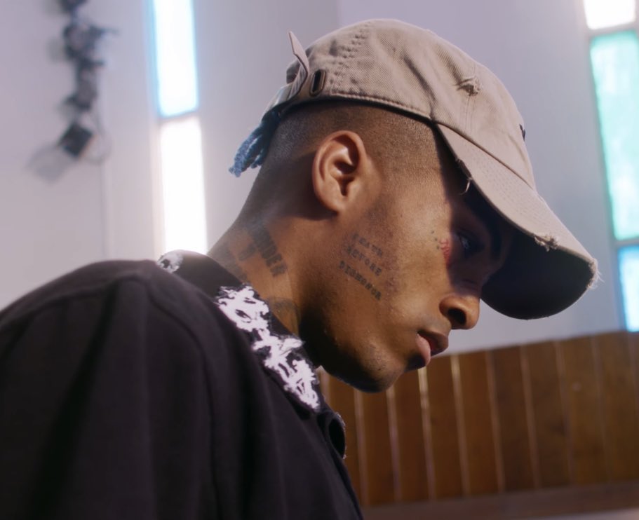 = 𝗦𝗻𝗼𝘄 = tweet media