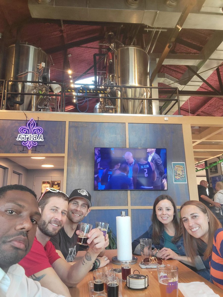 WagonsWast21781's tweet image. While on the #StPaddysDay talk, @CounselorTodd gave a shoutout to @TheAbitaBeer on Tchoupitoulas. The twins celebrated their birthday there with Patrick and loved the atmosphere and immense #beer selection on tap! 🍻☘️🇮🇪 #AbitaBrewing #NOLA